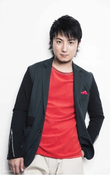 高校時代の同級生の一般人女性と結婚した上地雄輔