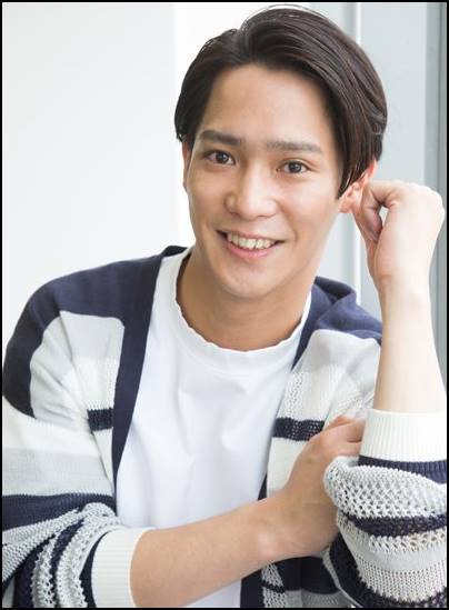 ミュージカル俳優の味方良介
