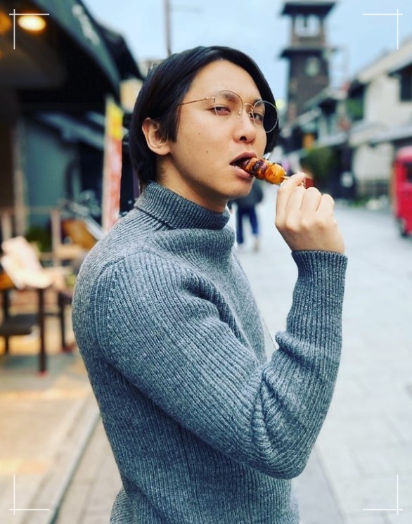 鈴木砂羽の再婚相手で、2015年に離婚した元夫の吉川純広