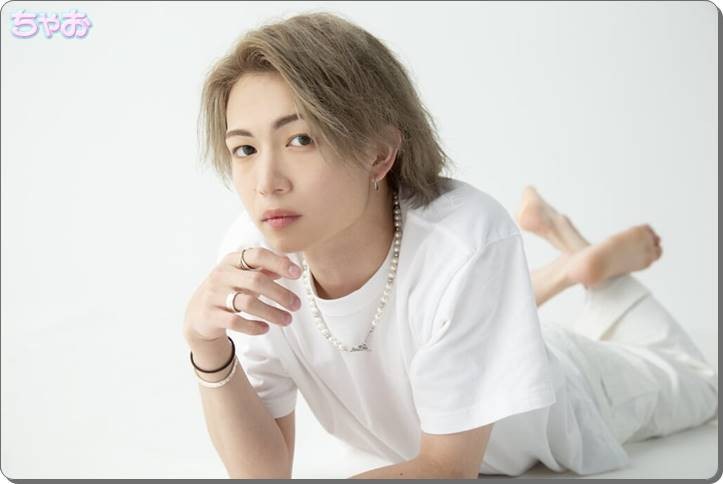 綱啓永が結婚を噂されるきっかけになった指輪画像