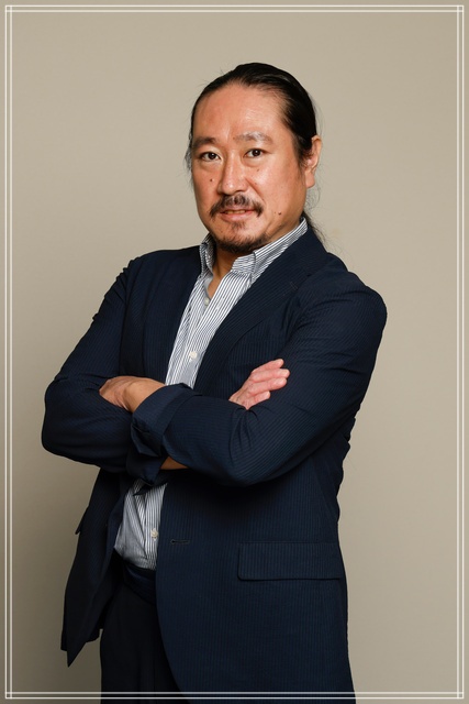 お笑いコンビ笑い飯の西田幸治