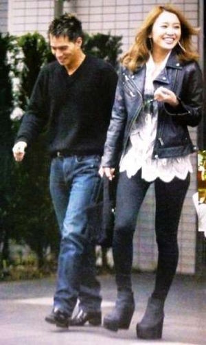 俳優の市原隼人の結婚相手の妻の向山志穂の交際時代のデート写真