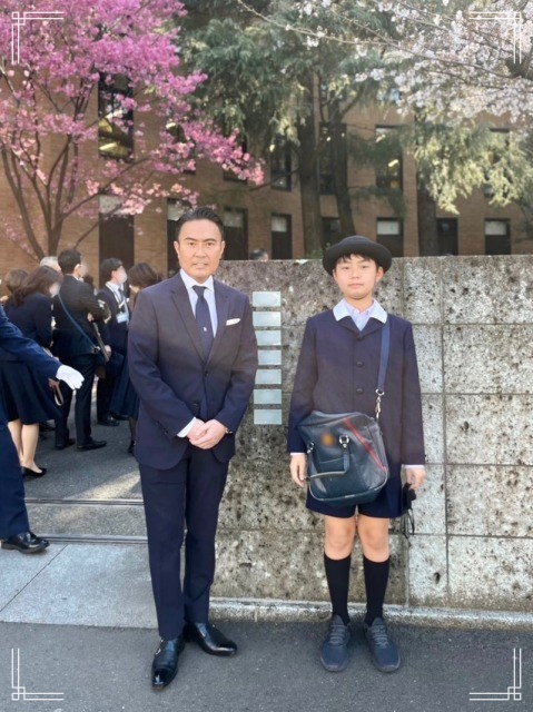 歌舞伎俳優の市川右團次と息子