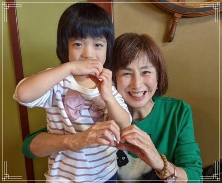 やましたひでこと孫の写真