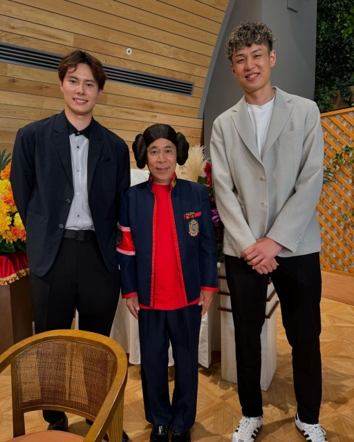 番組出演時のスーツ姿の小野寺太志さん