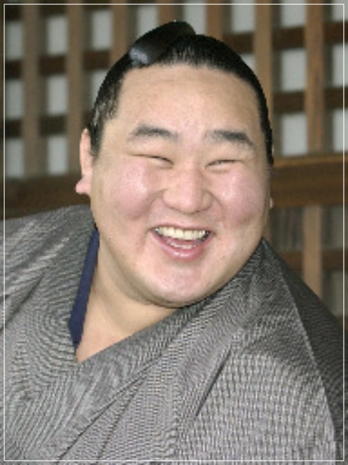 関優太の妻の笑顔に似ていると語られた朝青龍