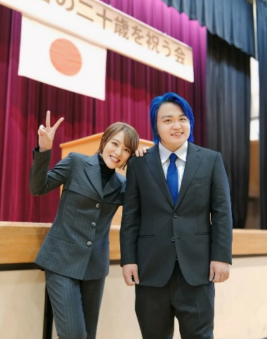 今井絵理子、今井礼夢の二十歳を祝う会に出席