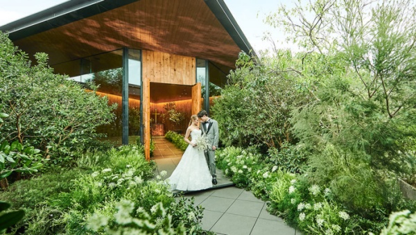 鈴木あきえさん挙式ホテル