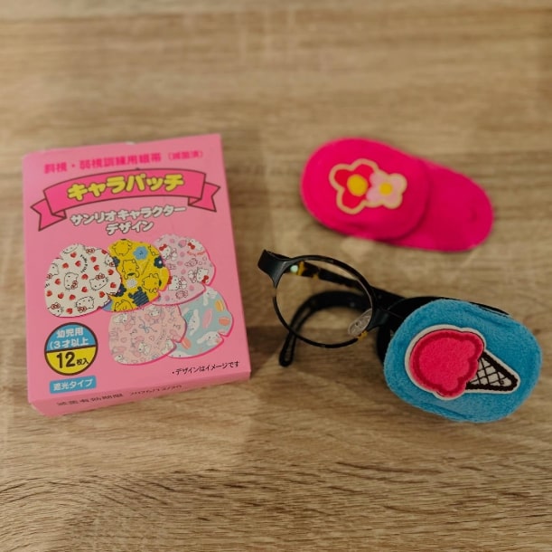 鈴木あきえさん娘とアイパッチ