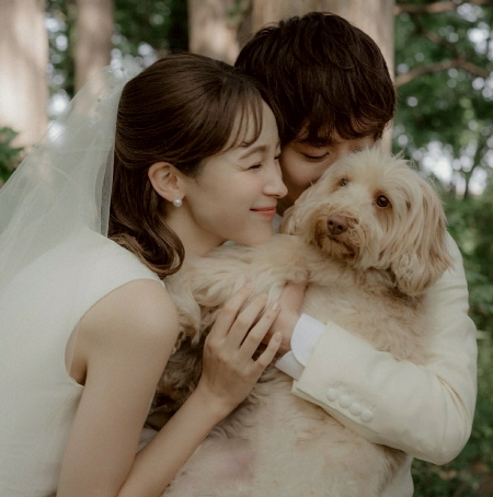藤井サチの夫の顔画像_結婚報告のウエディングフォトより