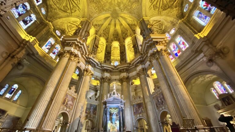 上田晋也さん夫妻の挙式した大聖堂②