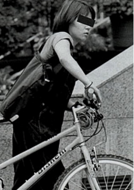 JIROさんの妻とされる目線入り女性の写真