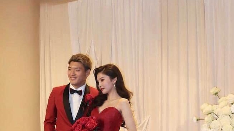 堂安律と妻・明松美玖