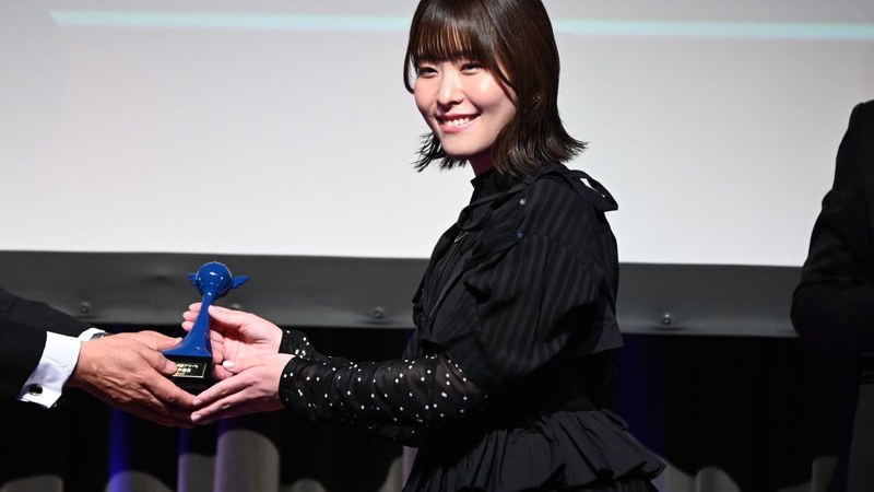 石見舞菜香