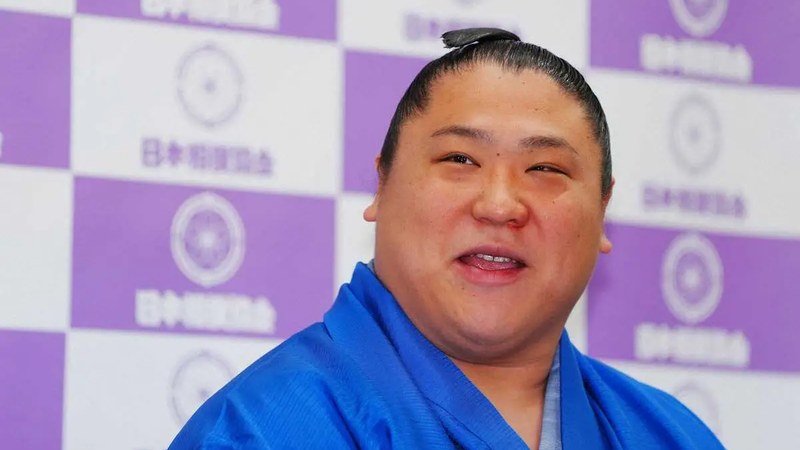 妻・沙菜さんと4人の子供に支えられる若隆景関